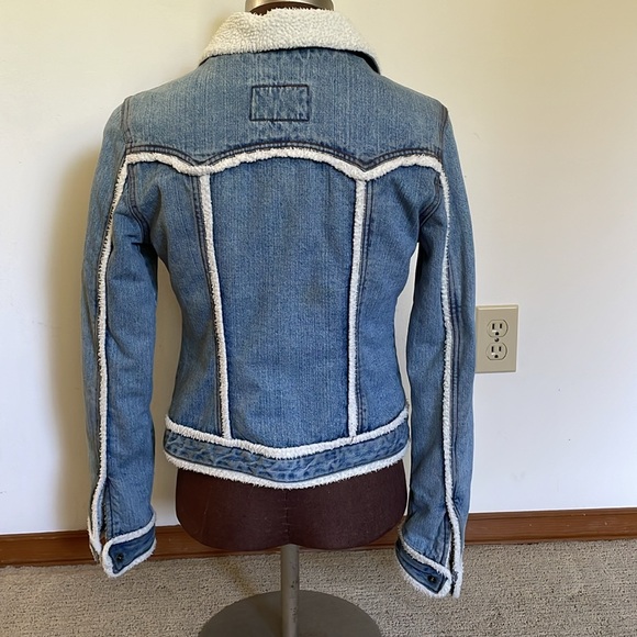 Volcom Sherpa Lined Jean Jacket - Picture 3 of 9